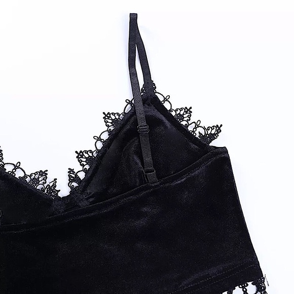 Black velvet cross lace trim crop top - Picture 9 of 16